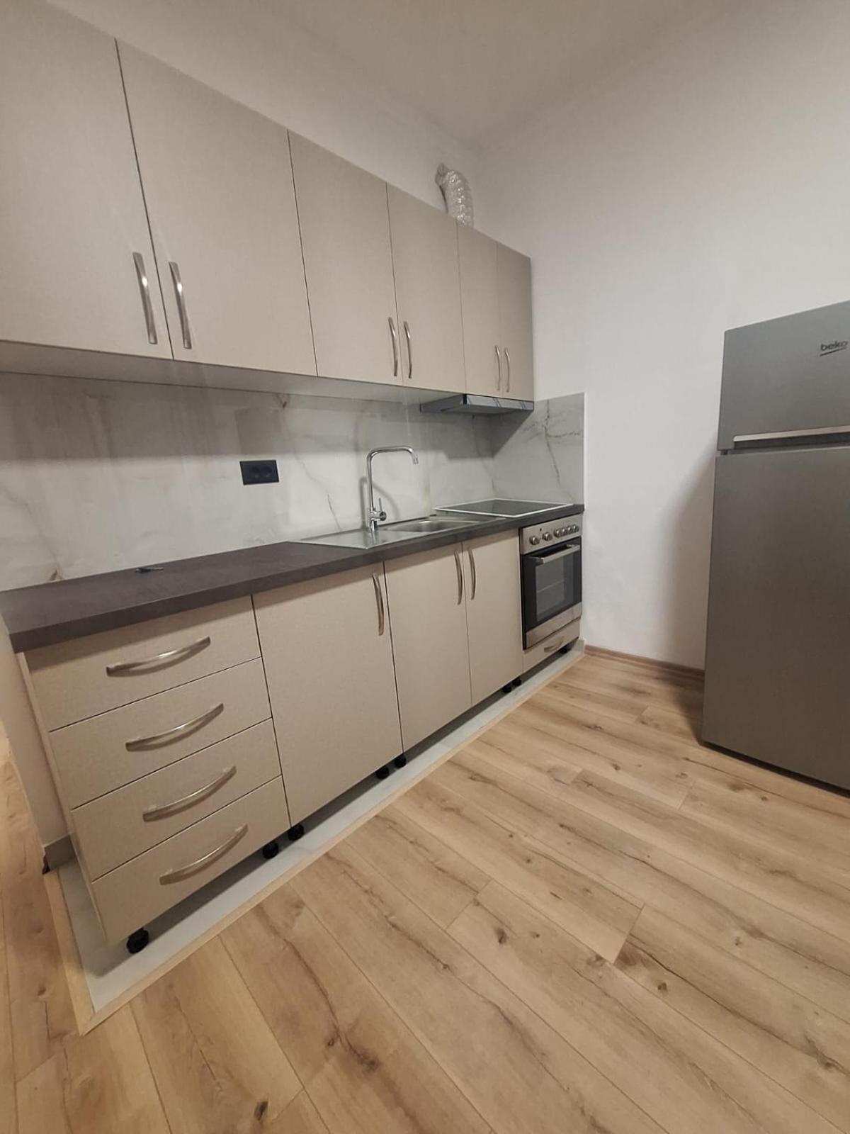 Apartamento Albania Cozy & Affordable Near Center Tirana